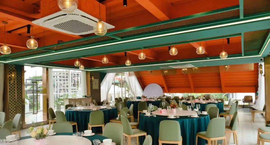 湛江将色彩碰撞到底，看这家深圳餐饮空间设计如何诠释独特的摩洛哥风情